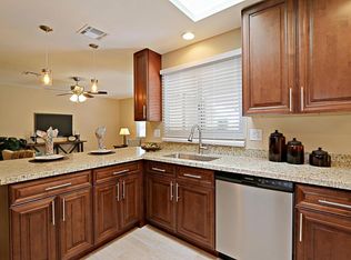 9531 W Cottonwood Dr, Sun City, AZ 85373