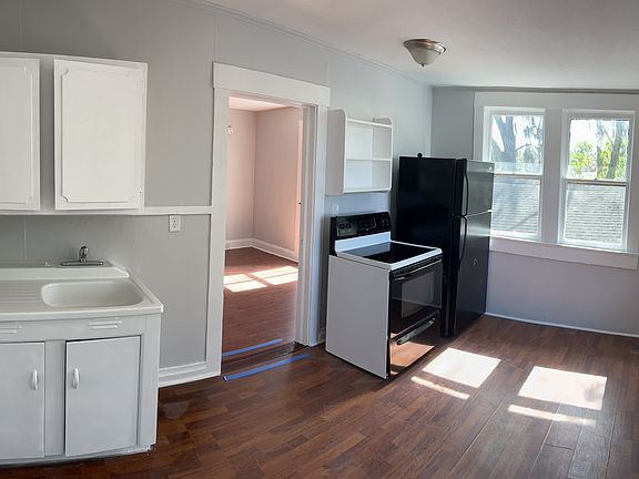 5th image of 901 Pennsylvania Ave APT 3