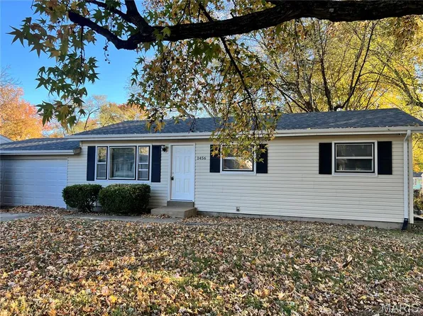 1456 Fairmeadows Ln, Saint Louis, MO 63138
