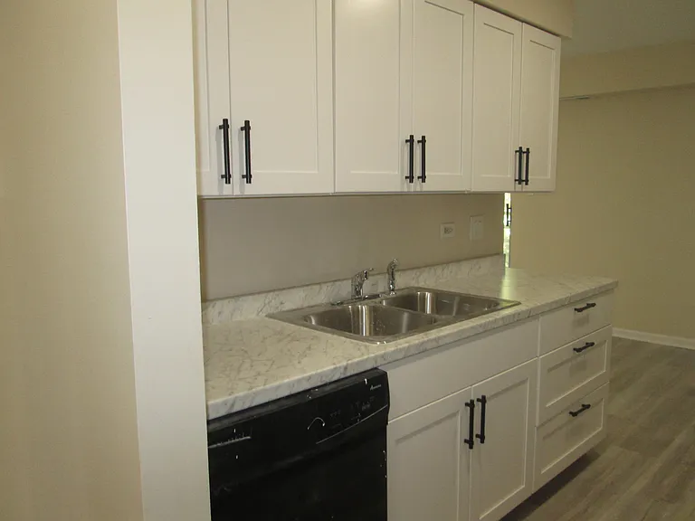 920 Casey Ct #4 — Photo 3