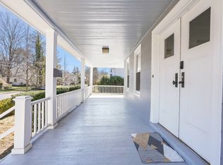 9 Dobbs Ter, Scarsdale, NY 10583