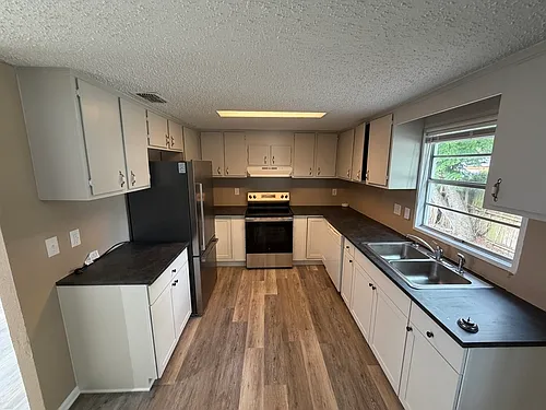 1204 Cherry Ln — Photo 10