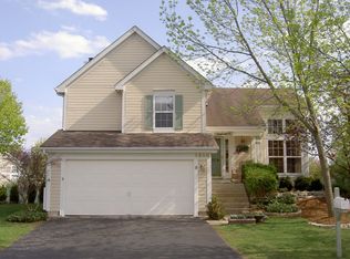 1520 Portsmouth Ct, Grayslake, IL