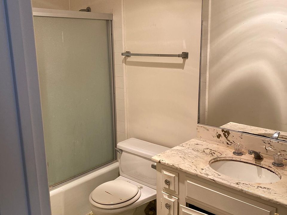 1st image of 1445 W 9th St