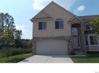 6157 Elarz Dr, Troy, MI 48085