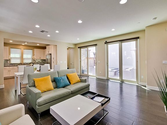 3rd image of 3056 Via Siena Pl