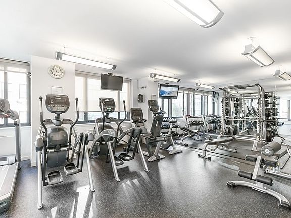 4th image of 400 W 55th St APT 9D