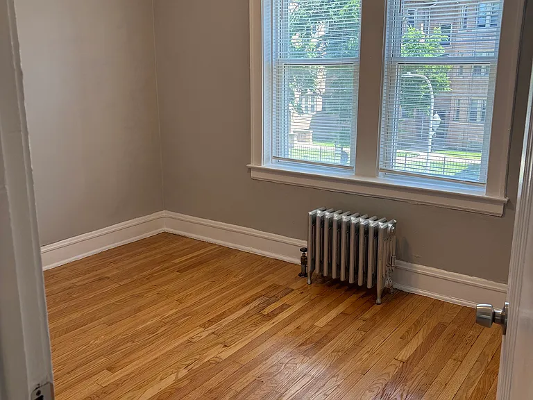 644 N Mayfield Ave #2 — Photo 3