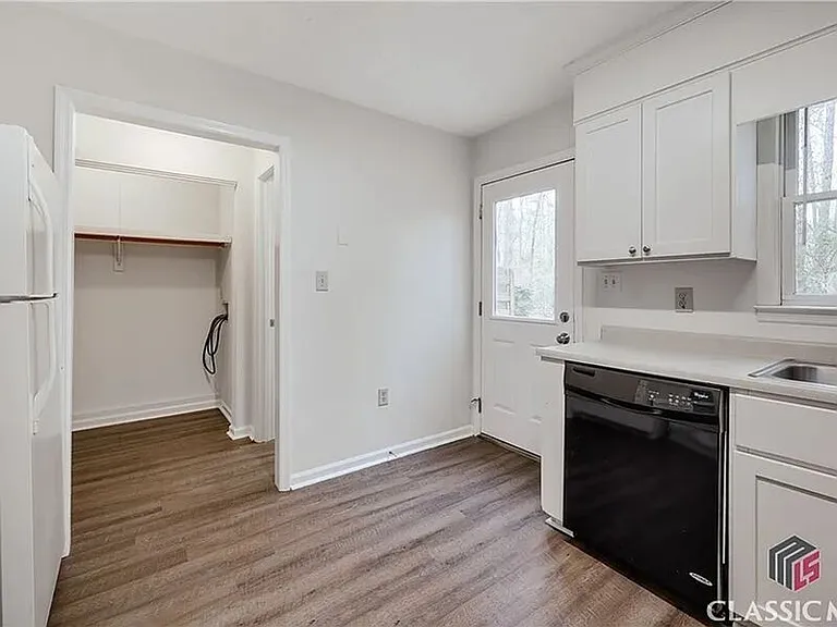 209 Highland Park Dr — Photo 7