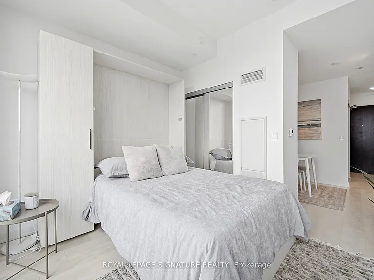 501 Yonge St #5204 — Photo 16