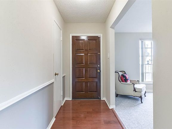 5th image of 6915 Indian Falls Dr