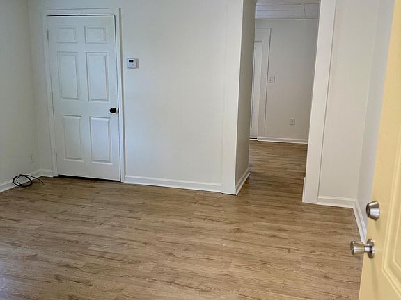 3rd image of 2524 E Glenwood Ave