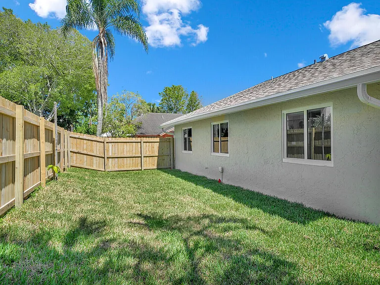 23392 Country Club Dr E — Photo 21