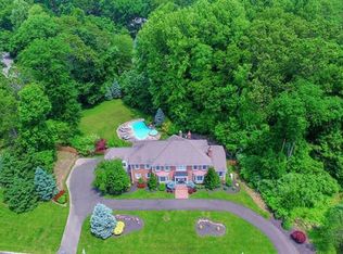 2 White Oak Ridge Ct, Mendham, NJ 07945