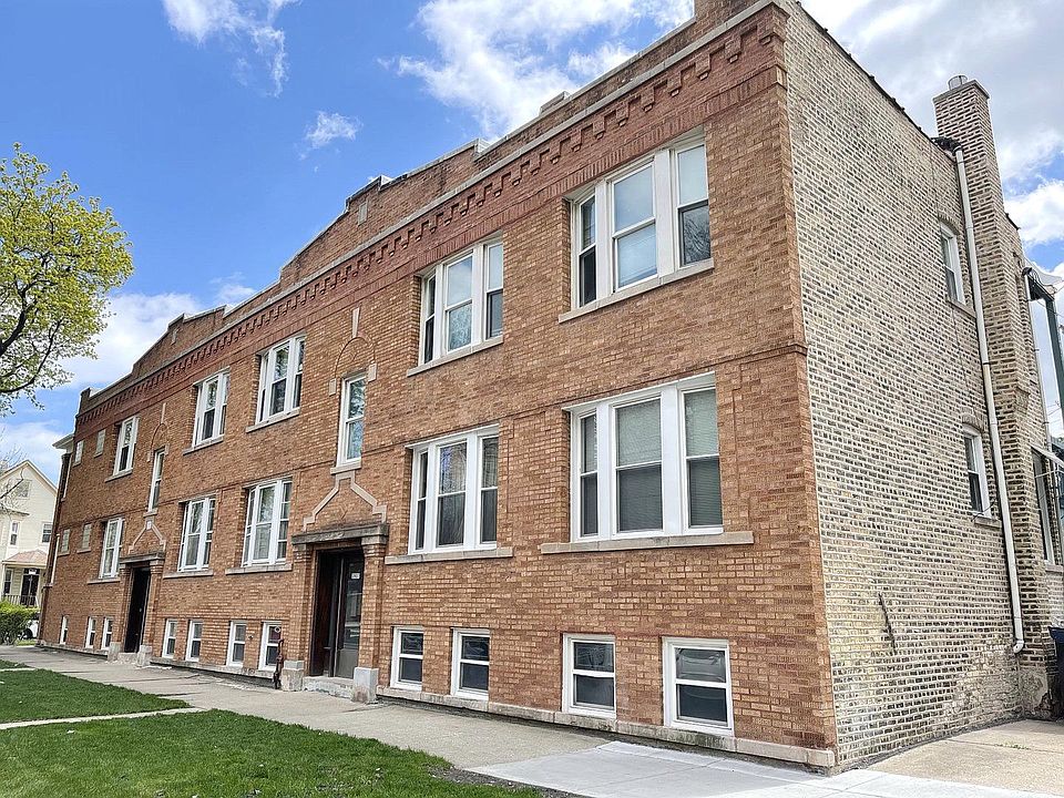 1st image of 3907 W Cornelia Ave #2