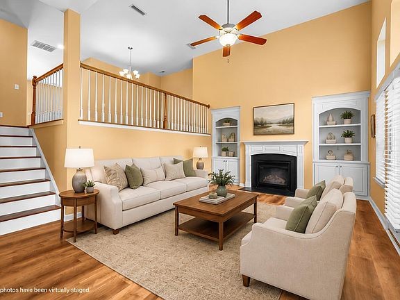 2nd image of 892 Queen City Cres