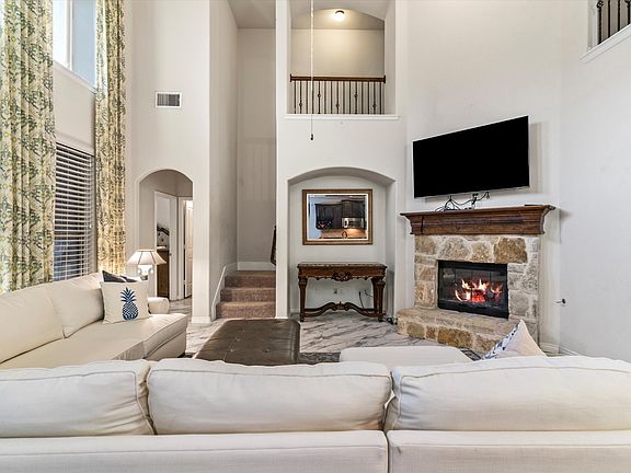 2nd image of 5733 Coleto Creek Cir