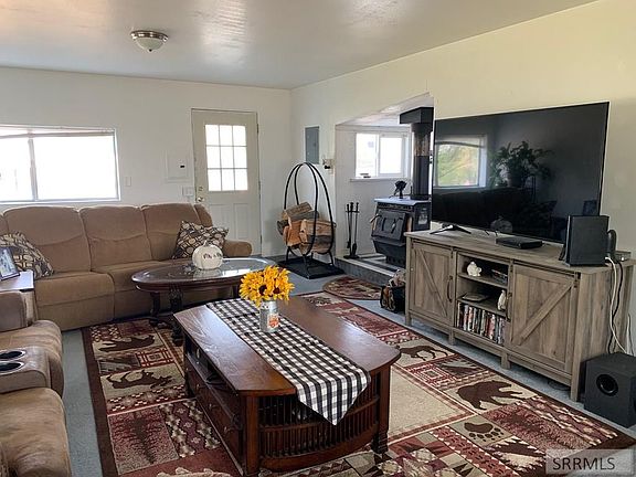 4th image of 114 River Dr
