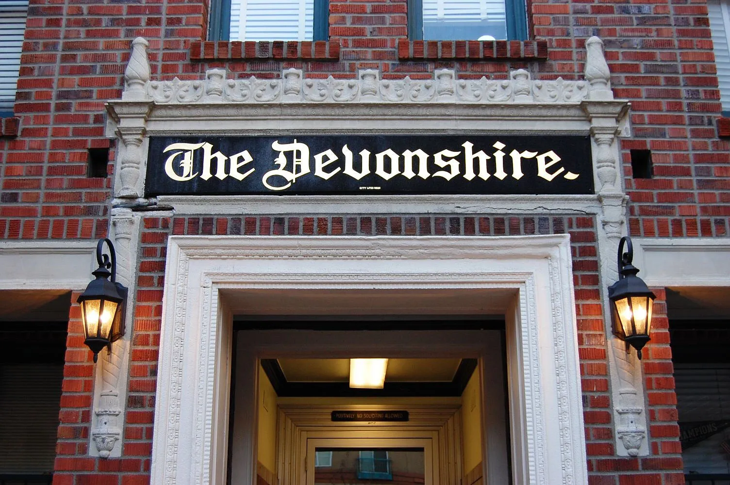 Devonshire — Photo 1