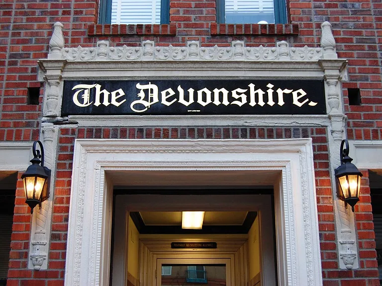 Devonshire — Photo 1