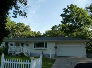2186 Seminole Rd, Norton Shores, MI 49441