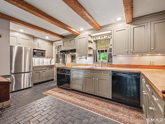 2nd image of 51 Evergreen Lane