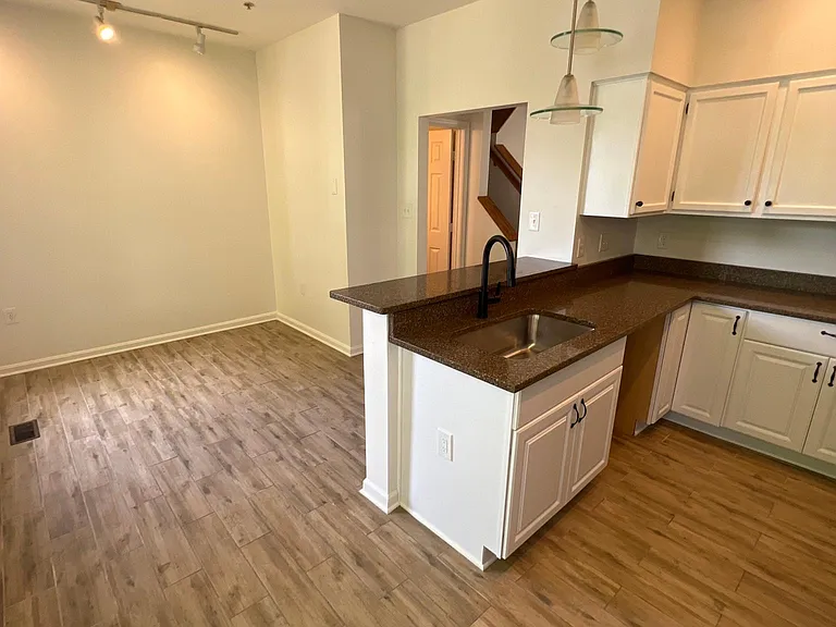 107 Rock Creek Ct — Photo 23