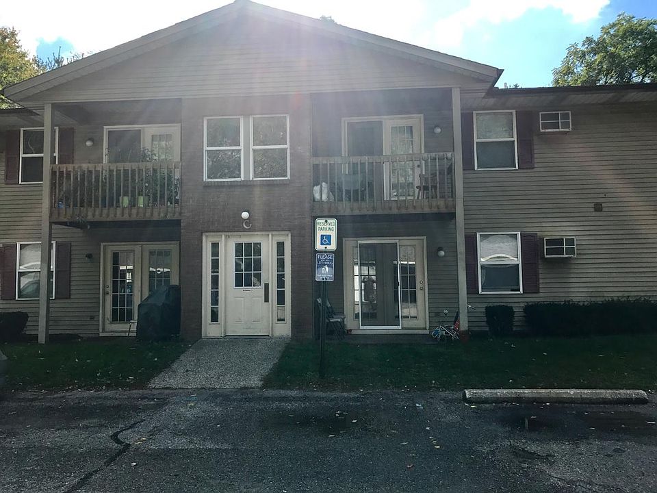 1st image of 517 136th Ave APT 15