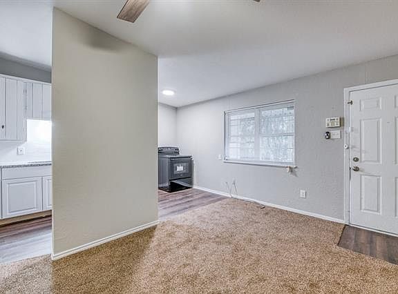4th image of 605 N Center St Unit A