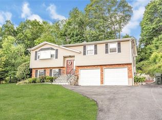 37 Brookside Rd, Mahopac, NY 10541