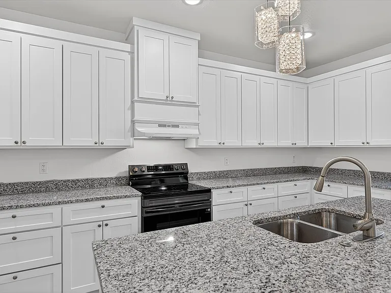 2902 Walnut St — Photo 6