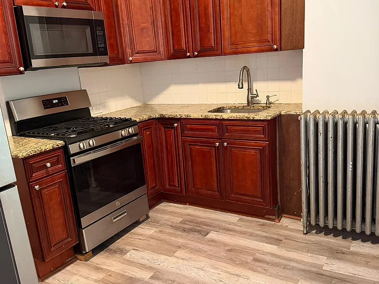 161 Zabriskie St #1 & G — Photo 2