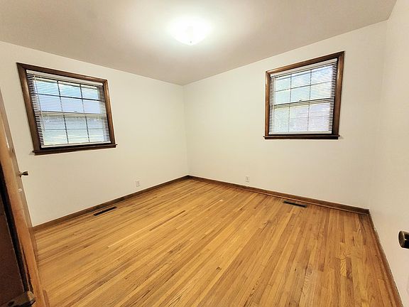 rear corner bedroom