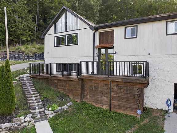 3rd image of 2901 Huckleberry Ln