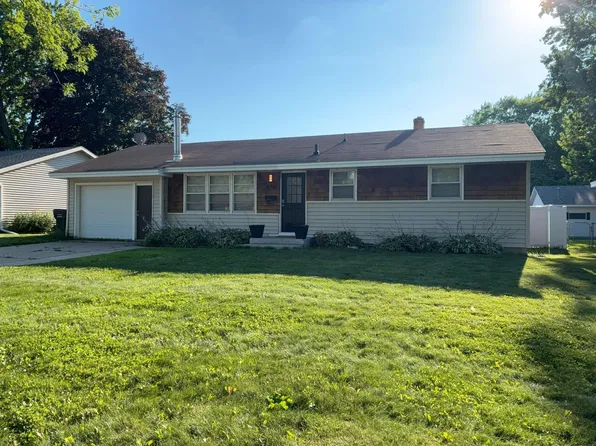 924 Fuller St S, Shakopee, MN 55379