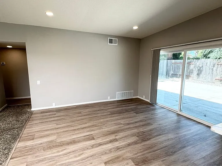 1503 Brown Dr — Photo 16