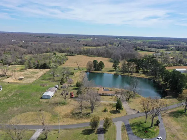 262 Twin Hill Rd, Mayfield, KY 42066