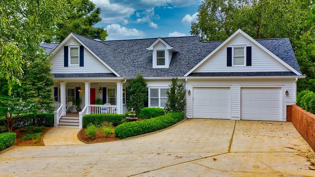 2711 Club Dr photo 1