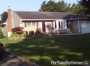14 Walter Ct, Commack, NY 11725