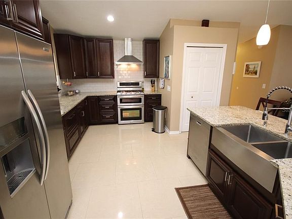 4th image of 15008 Rocky Ledge Dr