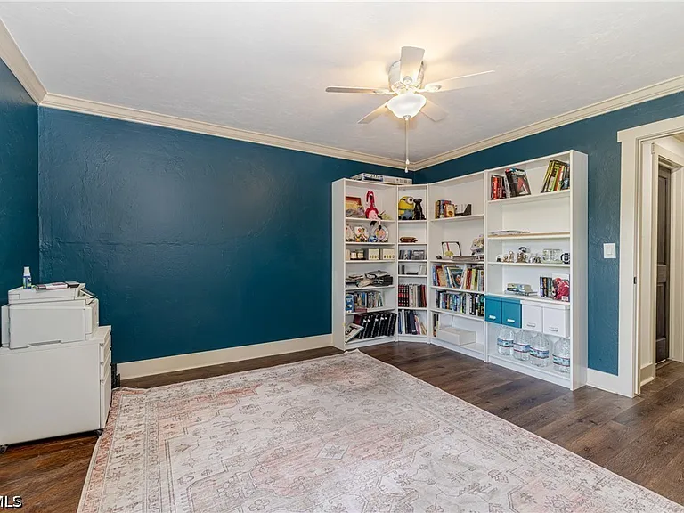 2507 Lakeview Dr — Photo 25