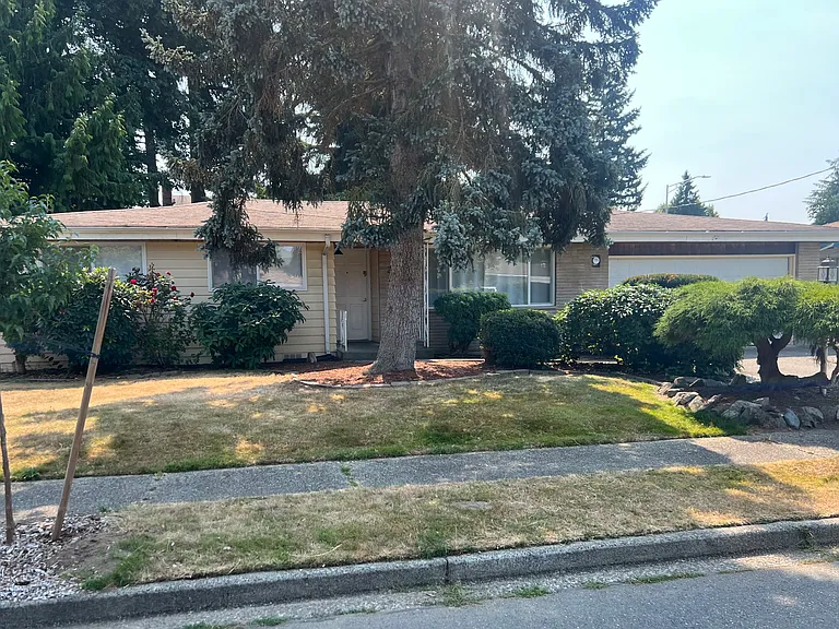 2517 NE 24th St — Photo 31