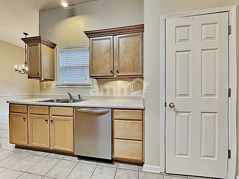 9289 Oakengate Cv — Photo 9
