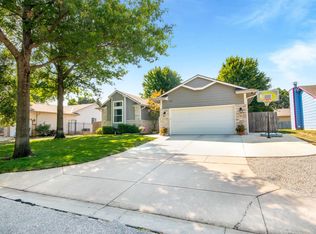 11717 W Jamesburg St, Wichita, KS 67212