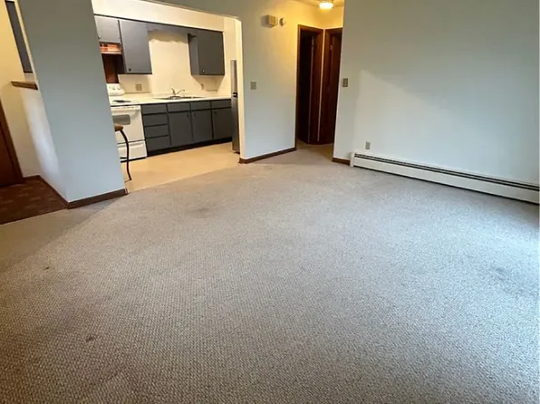 Elm Drive Apartments, 3411-3427 Elm Dr #B, La Crosse, WI 54601