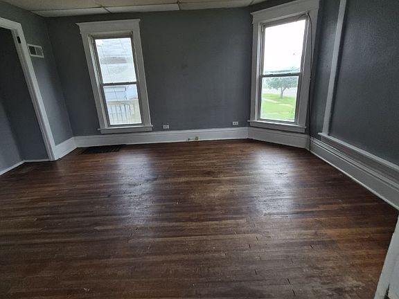 4th image of 22 5th Ave NW #1