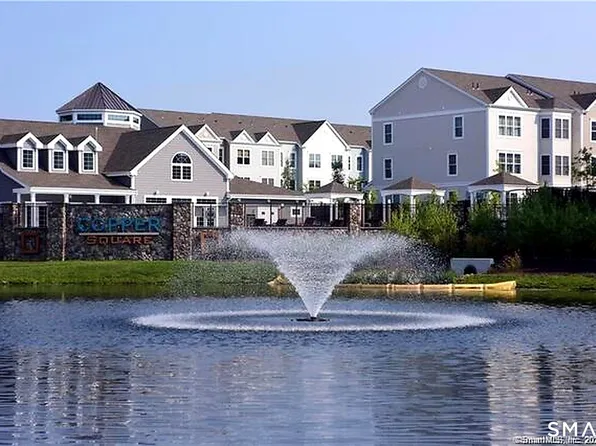 407 Copper Square Dr Unit 407, Bethel, CT 06801