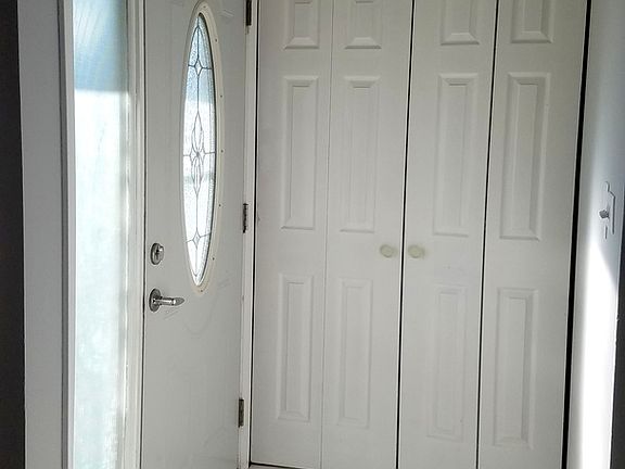 2nd image of 1719 E Shannon Ln