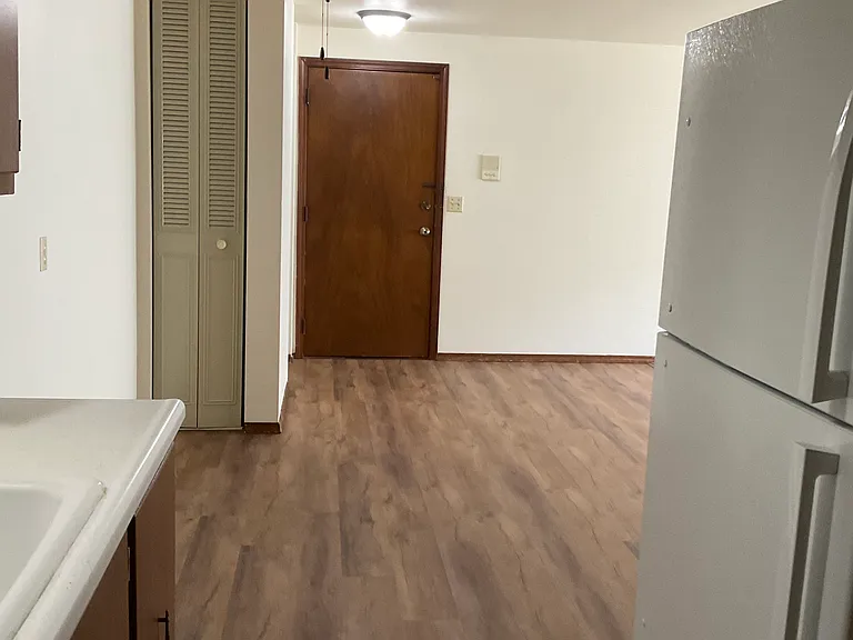 324 S. Locust Street — Photo 14