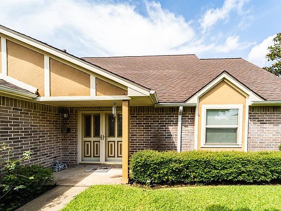 2nd image of 2927 Poplar Creek Ln